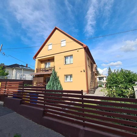 Katalin Apartmanhaz Miskolc Exteriör bild
