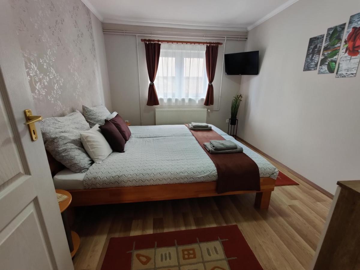 Katalin Apartmanhaz Miskolc Exteriör bild