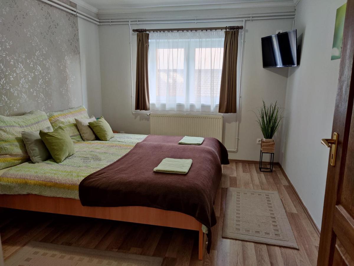 Katalin Apartmanhaz Miskolc Exteriör bild