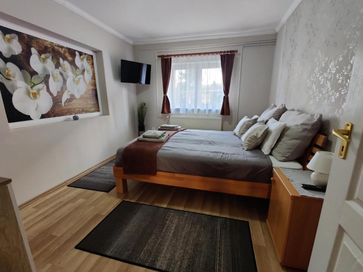 Katalin Apartmanhaz Miskolc Exteriör bild