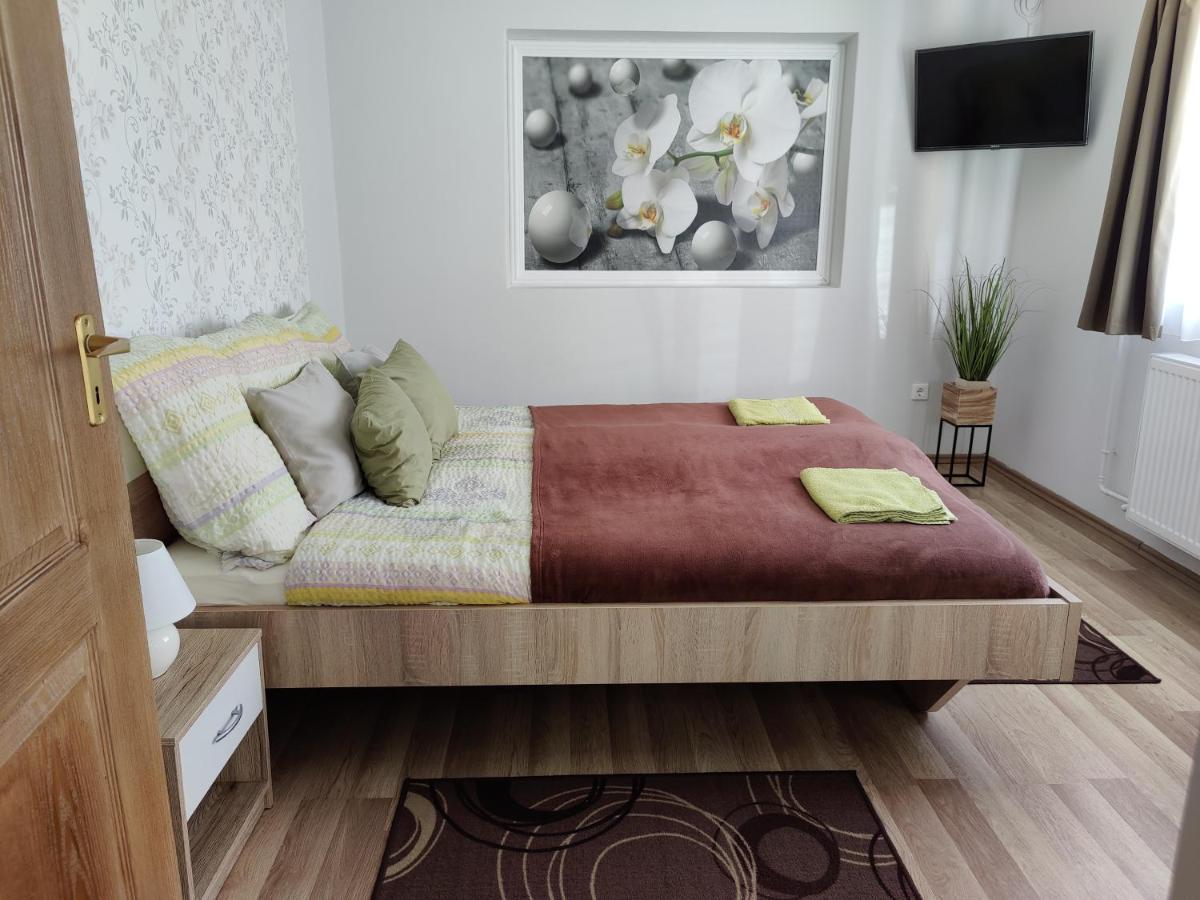 Katalin Apartmanhaz Miskolc Exteriör bild
