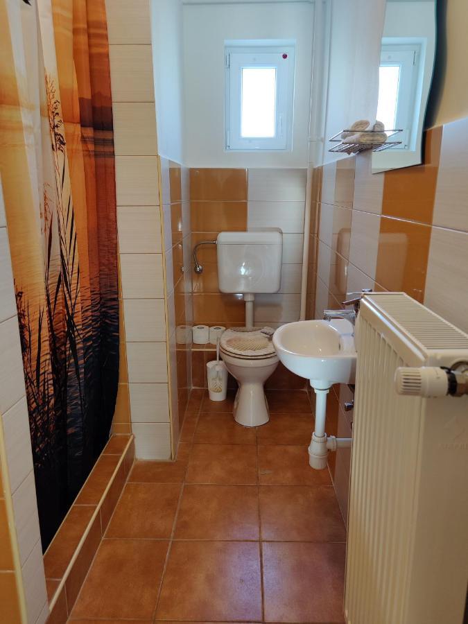 Katalin Apartmanhaz Miskolc Exteriör bild