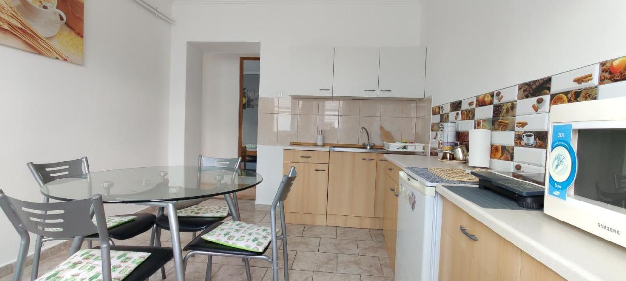 Katalin Apartmanhaz Miskolc Exteriör bild