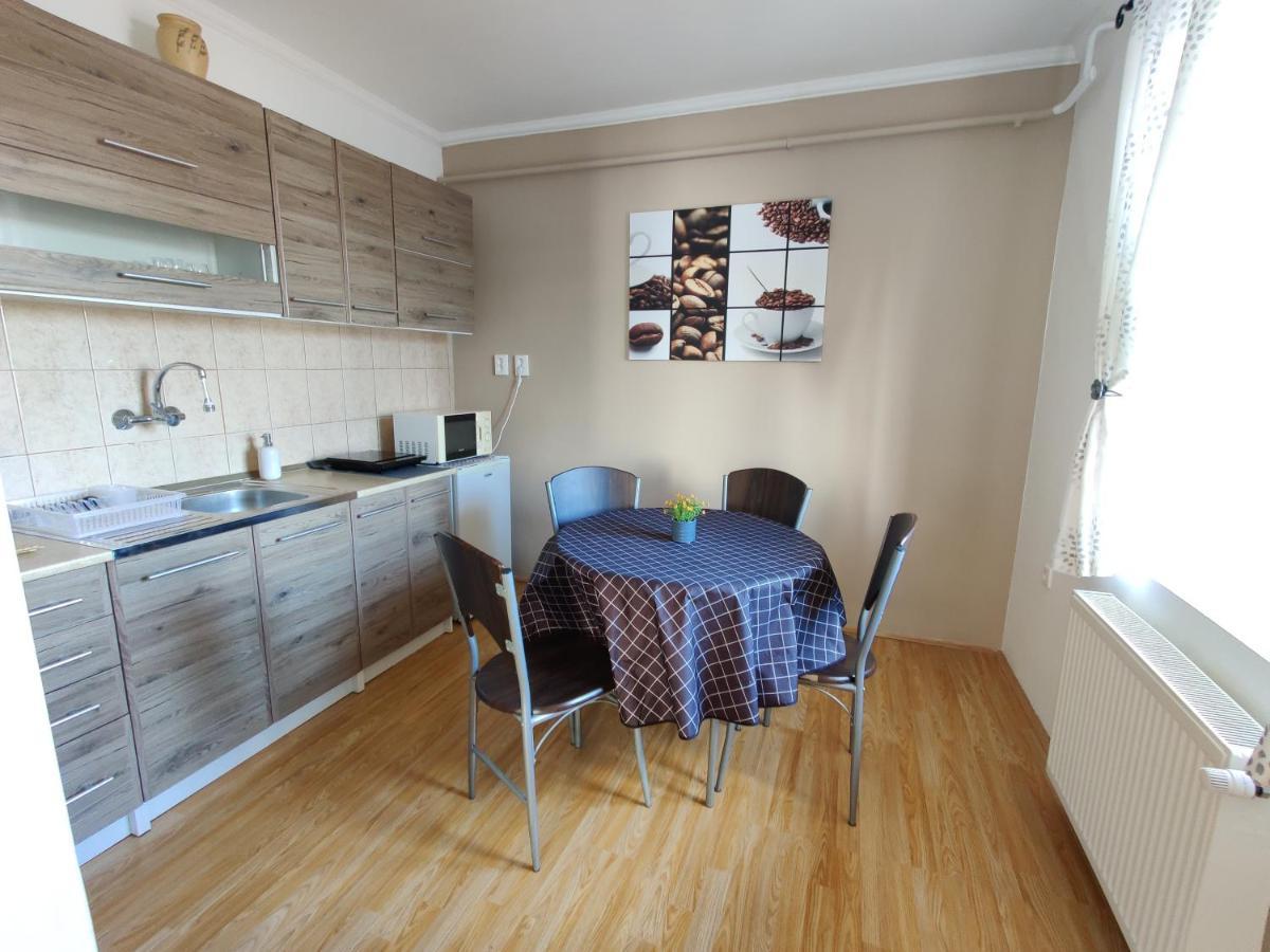 Katalin Apartmanhaz Miskolc Exteriör bild
