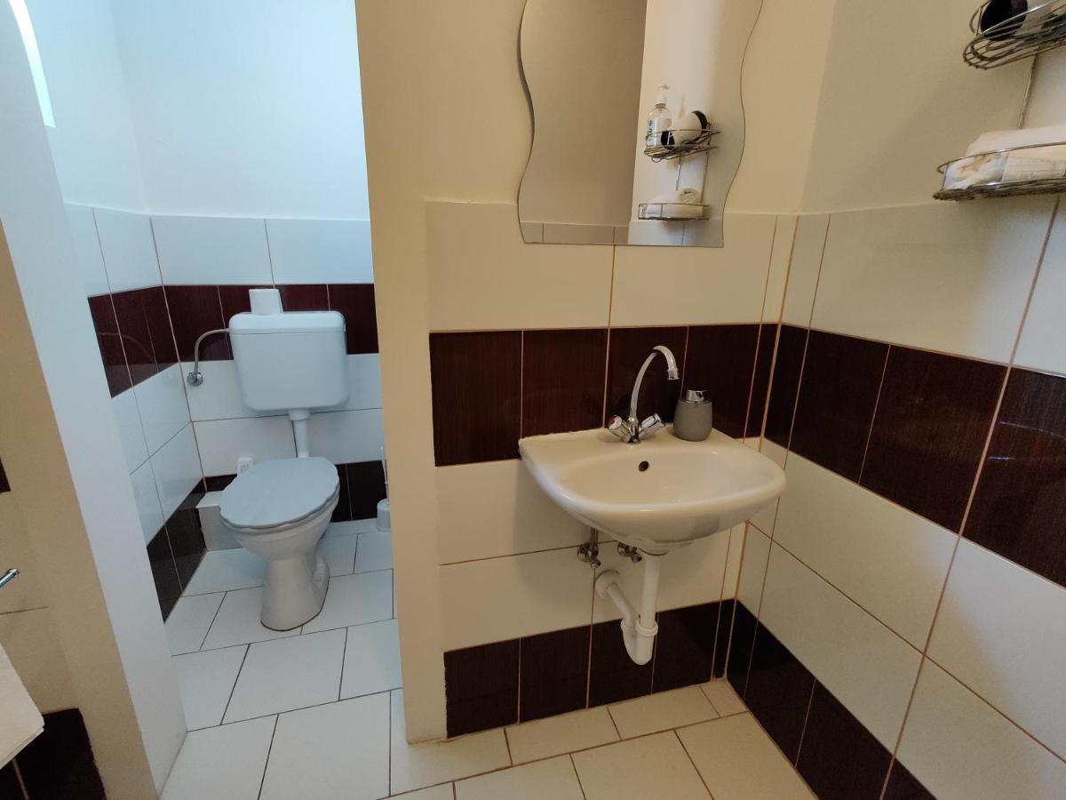 Katalin Apartmanhaz Miskolc Exteriör bild