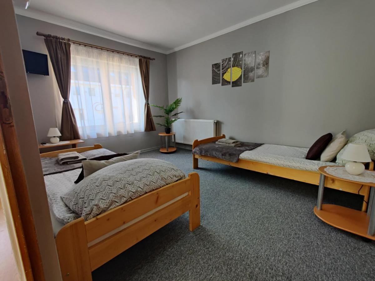 Katalin Apartmanhaz Miskolc Exteriör bild