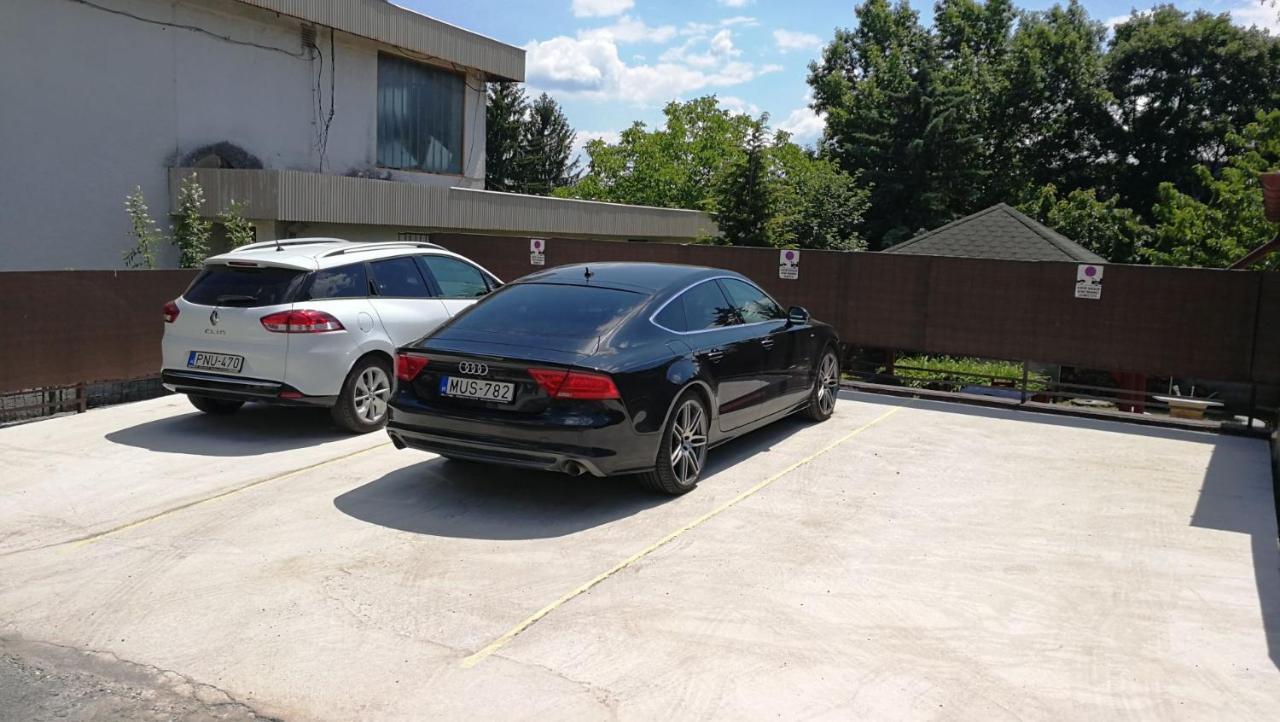 Katalin Apartmanhaz Miskolc Exteriör bild
