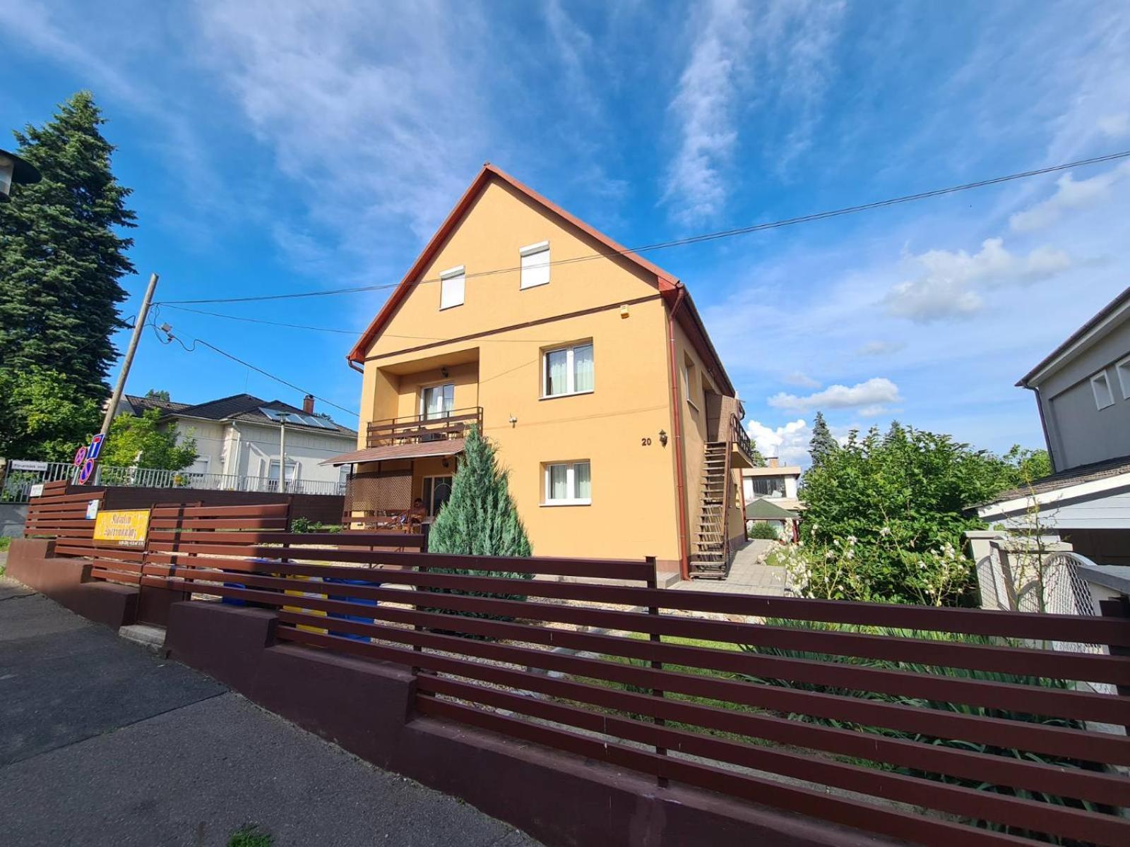 Katalin Apartmanhaz Miskolc Exteriör bild
